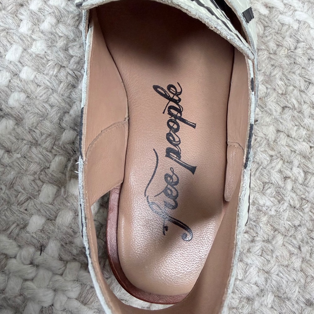 Free People Black White Striped Snakeskin Leather Ankle Strap Sandals 37 EU 7 US - Picture 6 of 8